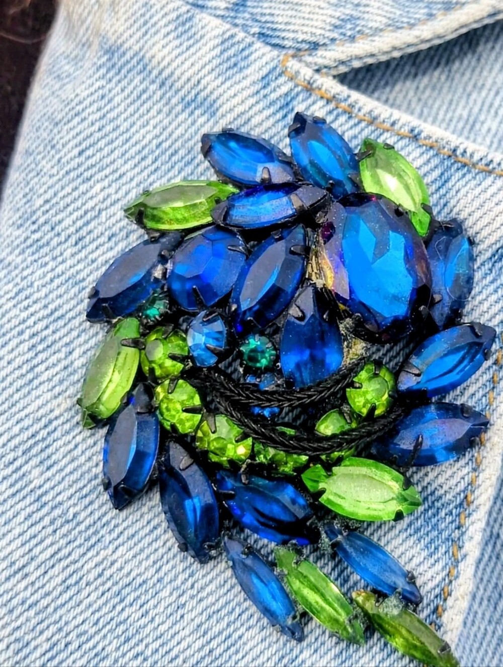 Elegant Blue and Green Crystal Brooch